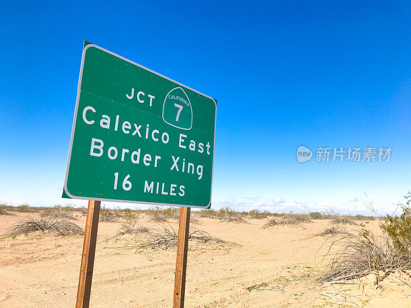 新美国-墨西哥边境标志(Calexico, CA)